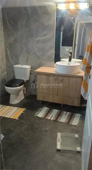 Casă cu 4 camere cu Teren 300 Mp în Central