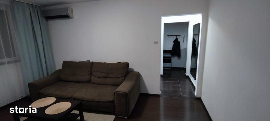 Apartament cu 3 camere semidecomandat în Drumul Taberei