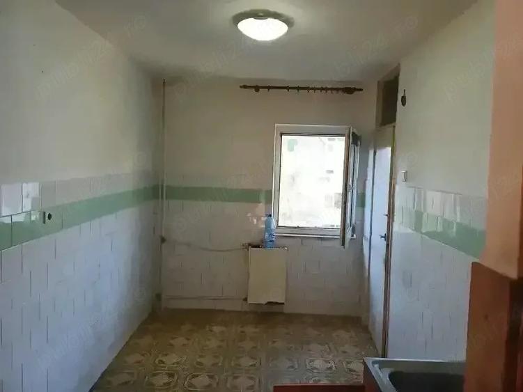 Apartament cu 3 camere decomandat în Decebal