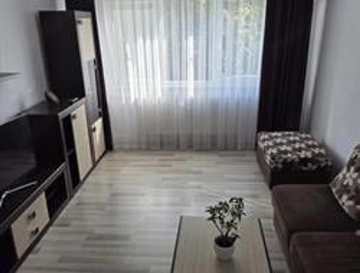 Apartament cu 3 camere decomandat în 1 Decembrie 1918