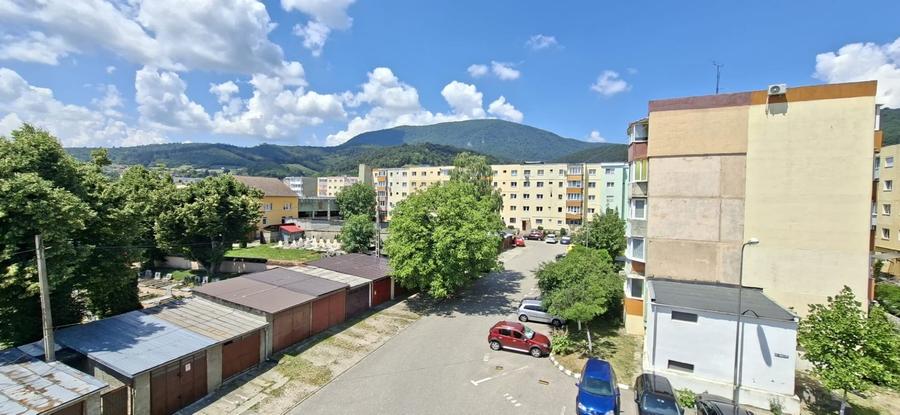 Apartament cu 4 camere decomandat, mobilat în Codlea