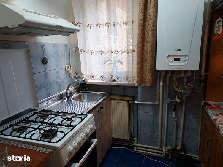 Apartament cu 3 camere semidecomandat în George Enescu