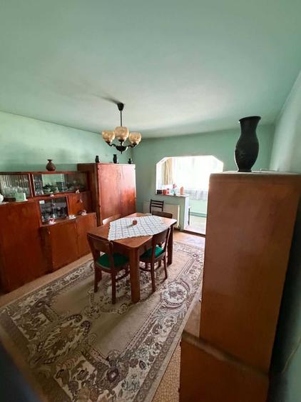 Apartament cu 3 camere decomandat în Exterior Vest
