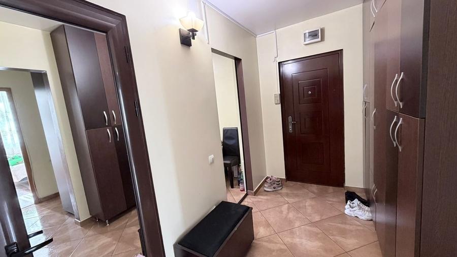 Apartament cu 4 camere decomandat în Baba Novac