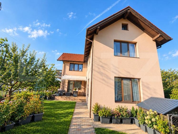 Casă individuală cu 4 camere cu Teren 287 Mp în Florești