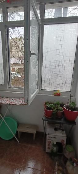 Apartament cu 3 camere semidecomandat în Titan