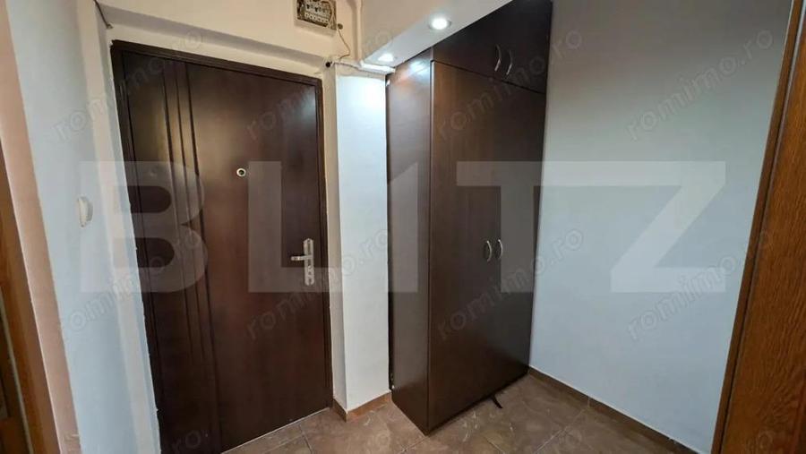 Apartament cu 2 camere semidecomandat, mobilat în Micro 9