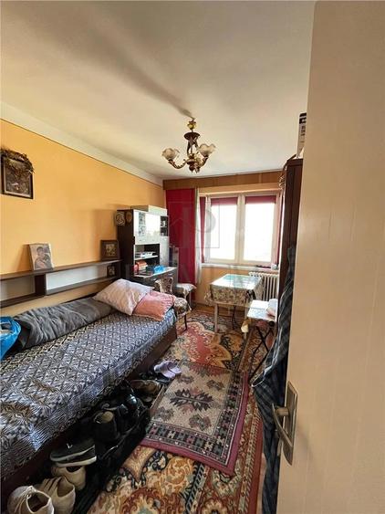 Apartament cu 2 camere semidecomandat în Semicentral