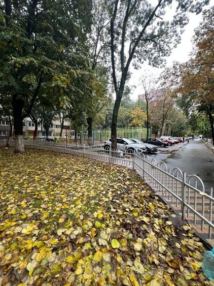 Apartament cu 3 camere în Berceni