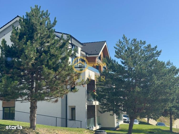 Apartament cu 5 camere în Cristian