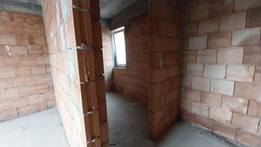 Duplex cu 4 camere cu Teren 280 Mp în Florești
