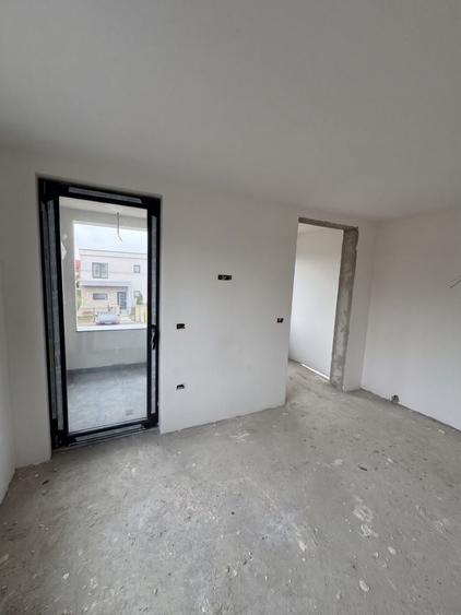 Duplex cu 4 camere cu Canalizare în Moșnița Nouă
