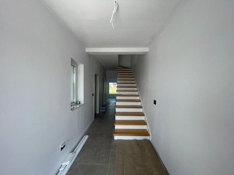 Duplex cu 4 camere cu Canalizare în Dumbrăvița
