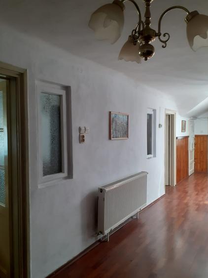 Apartament cu 3 camere semidecomandat, mobilat în Chibrit