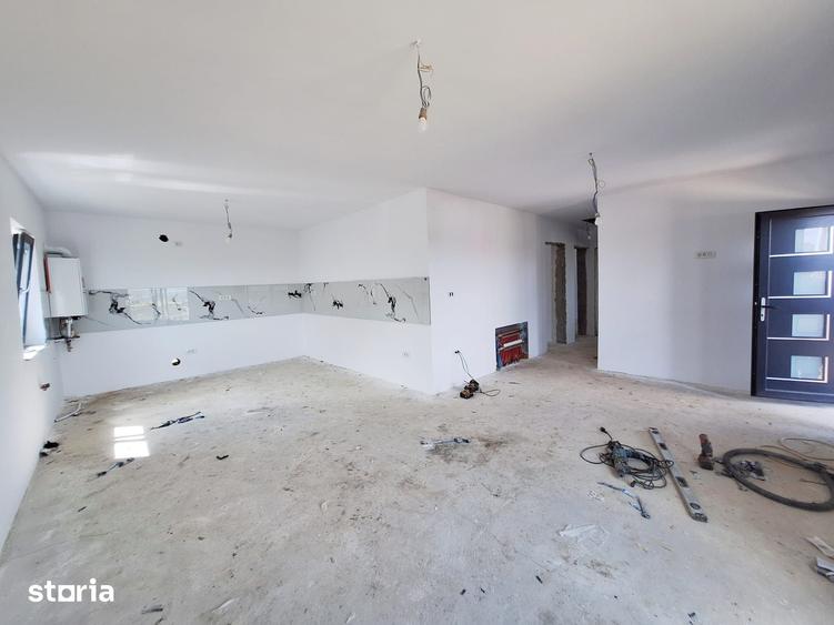 Casă cu 4 camere cu Teren 300 Mp în Mărgineni
