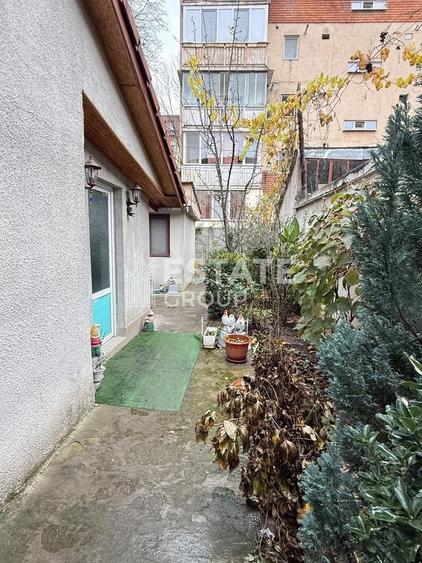 Casă individuală cu 5 camere cu Canalizare în Girocului