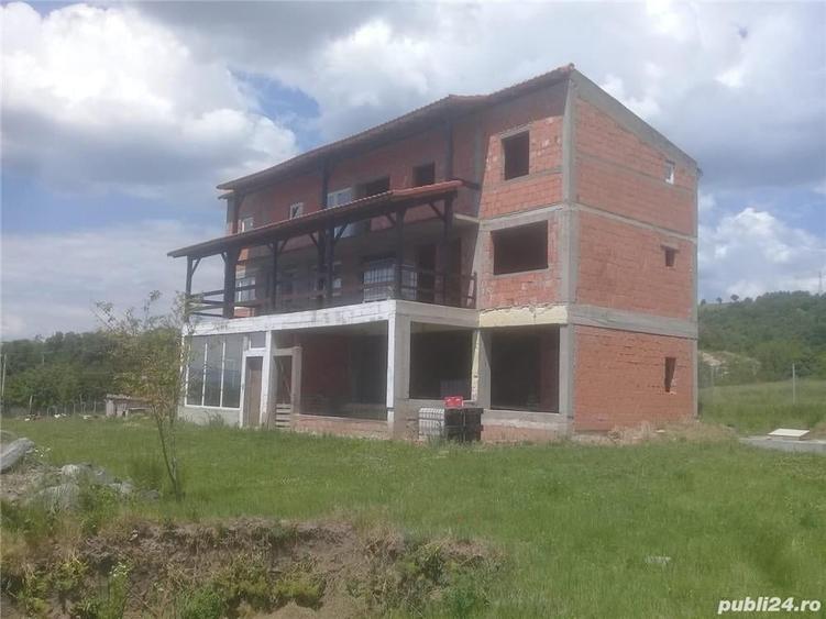 Casă cu 2 camere în Moldova Nouă