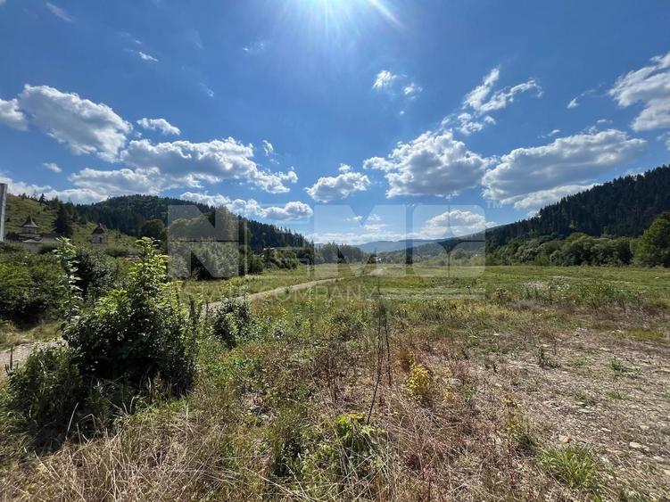 Teren Construcții intravilan de 22600 mp, în Sucevița