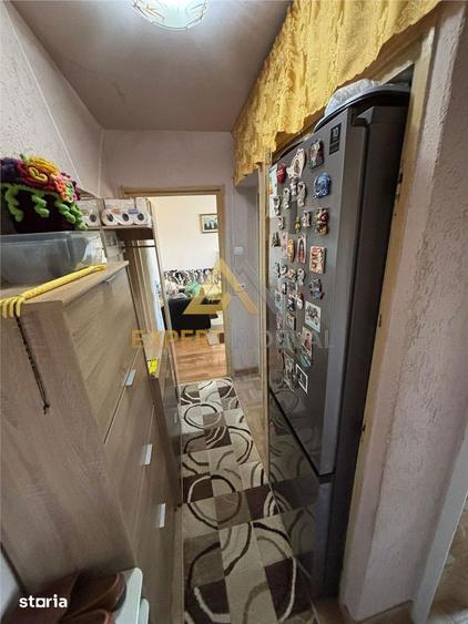 Apartament cu 2 camere semidecomandat în Republicii