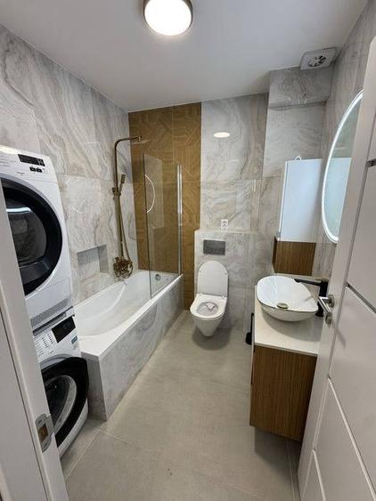 Apartament cu 3 camere semidecomandat în Europa