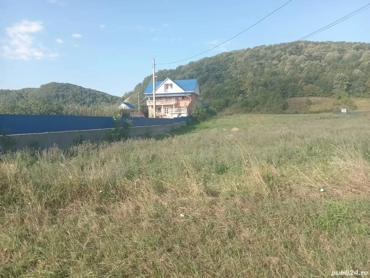Teren de 3915 mp, în Central