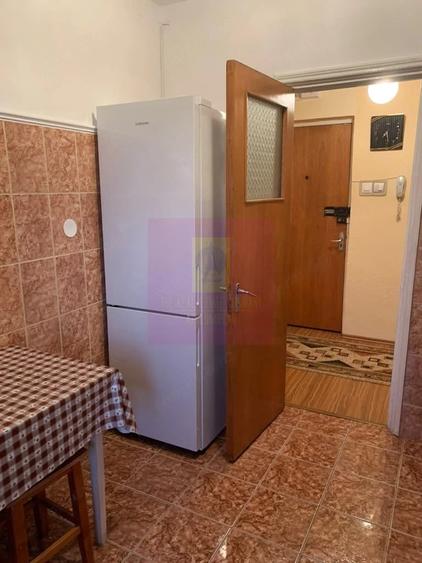 Apartament cu 3 camere decomandat în Colentina