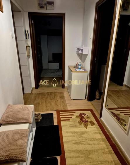 Apartament cu 3 camere semidecomandat, mobilat în Gorjului