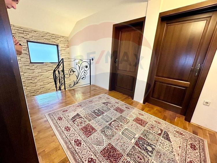Casă cu 4 camere cu Teren 589 Mp în Sântandrei