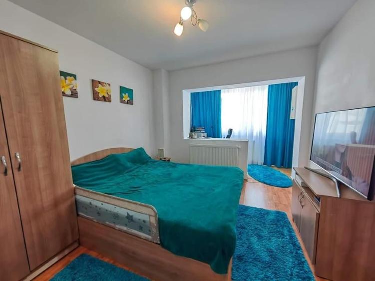 Apartament cu 3 camere decomandat în Tătărași