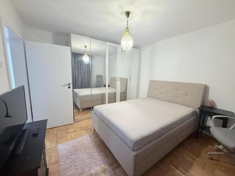 Apartament cu 3 camere decomandat în Drumul Taberei
