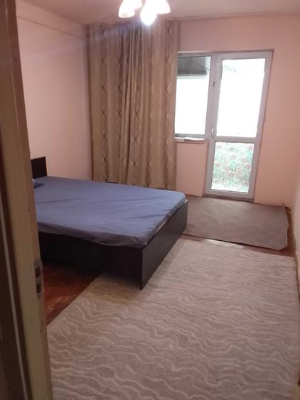 Apartament cu 3 camere decomandat în Popoveni