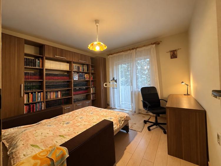 Apartament cu 4 camere decomandat, mobilat în Plopilor