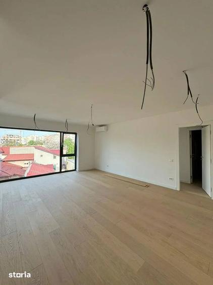 Apartament cu 4 camere în Eminescu