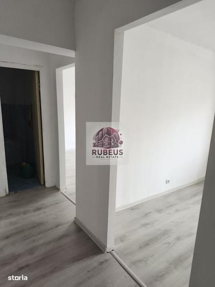 Apartament cu 4 camere în Gura Văii
