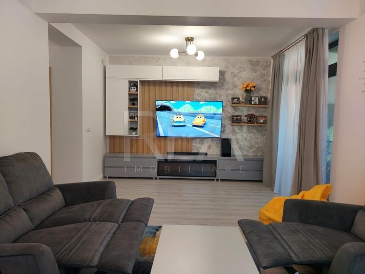 Casă individuală cu 6 camere cu Canalizare în Titan