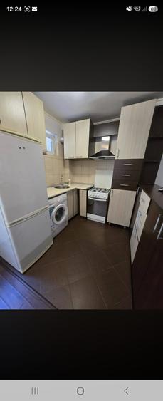 Apartament cu 2 camere decomandat în Berceni