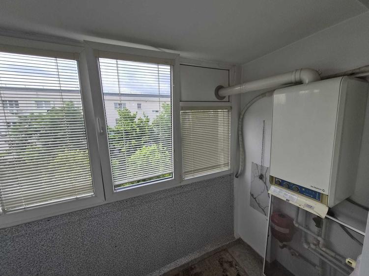 Apartament cu 3 camere decomandat, mobilat în Aviației