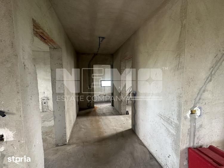 Casă cu 4 camere cu Teren 549 Mp în Vatra Moldoviței