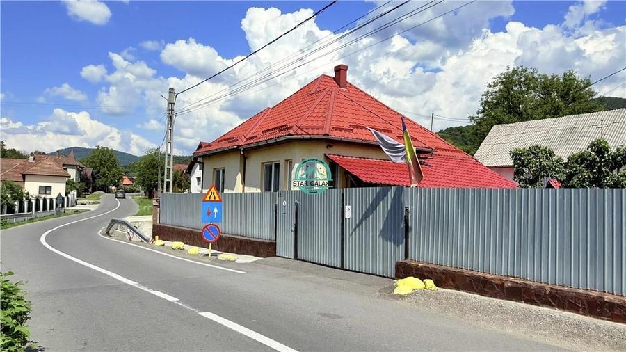 Casă individuală cu 5 camere cu Piscina în Toaca