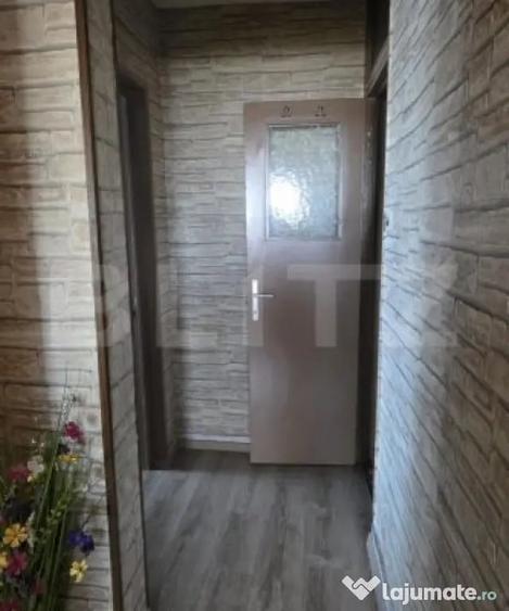 Apartament cu 4 camere decomandat în B-dul București