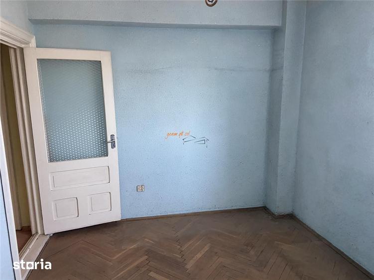 Apartament cu 3 camere decomandat în Central