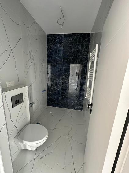Apartament cu 3 camere decomandat în Vitan