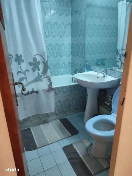 Apartament cu 3 camere semidecomandat în Tudor Vladimirescu