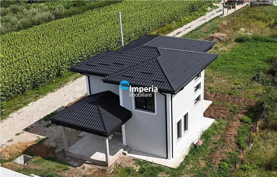 Casă individuală cu 4 camere cu Canalizare în Valea Ursului