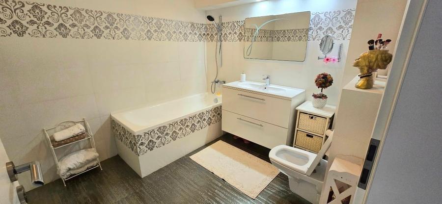 Apartament cu 4 camere decomandat, mobilat în Km 4-5