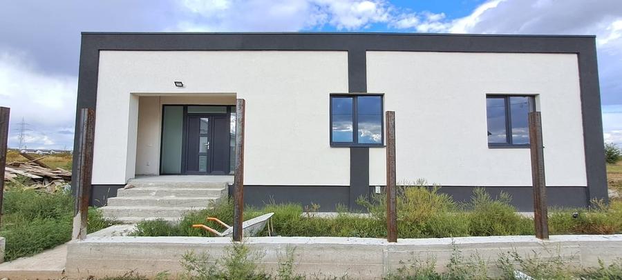 Casă cu 3 camere cu Teren 500 Mp în Central