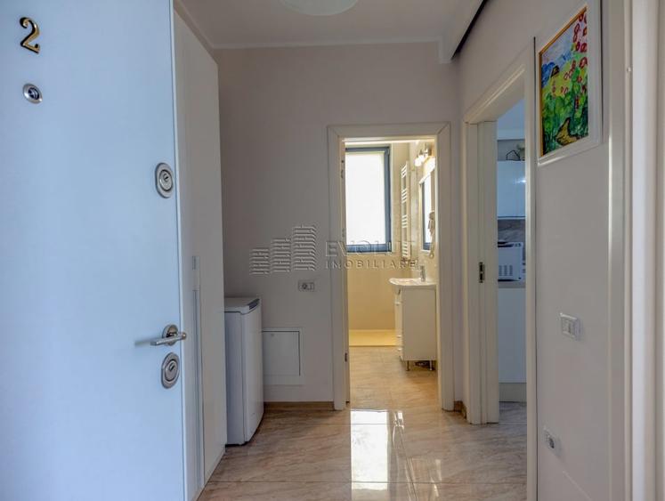 Apartament cu 3 camere decomandat, mobilat în Central