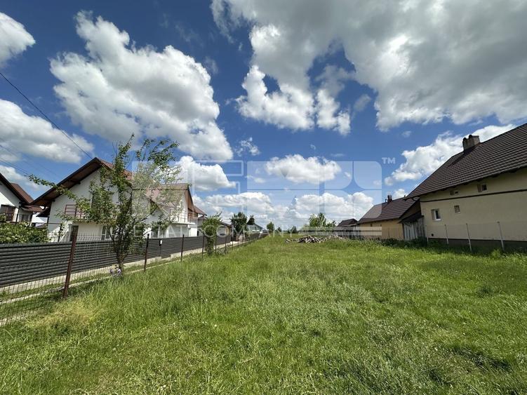 Teren Construcții intravilan de 2500 mp, în Ipotești