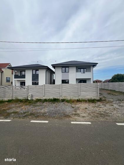 Casă cu 4 camere cu Teren 900 Mp în Lazuri