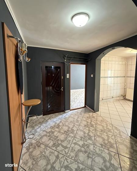 Apartament cu 3 camere decomandat în Lăpuș